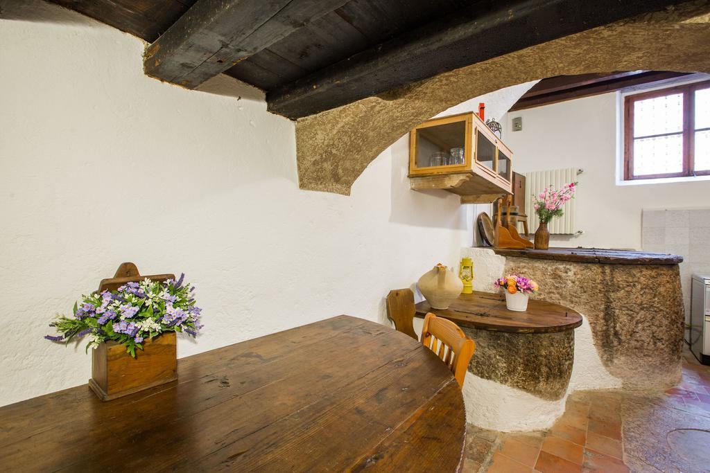 Il Batti Apartment Water Front And Private Beach Toscolano-Maderno Exterior foto